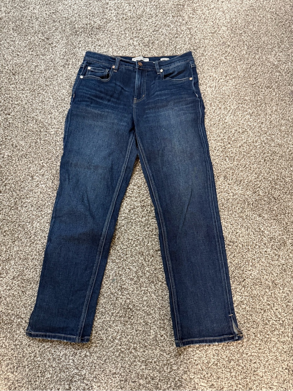 Women's Straight-Leg Jeans in Dark Blue